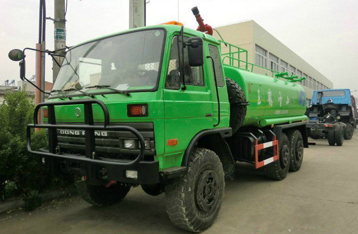 山區沙漠專用6驅東風灑水車(運水車)