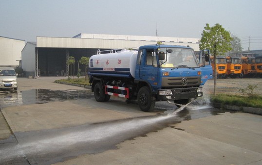 東風(fēng)153<a href=http://www.kwoe.cn/ssc target=_blank class=infotextkey>灑水車</a>測試圖片