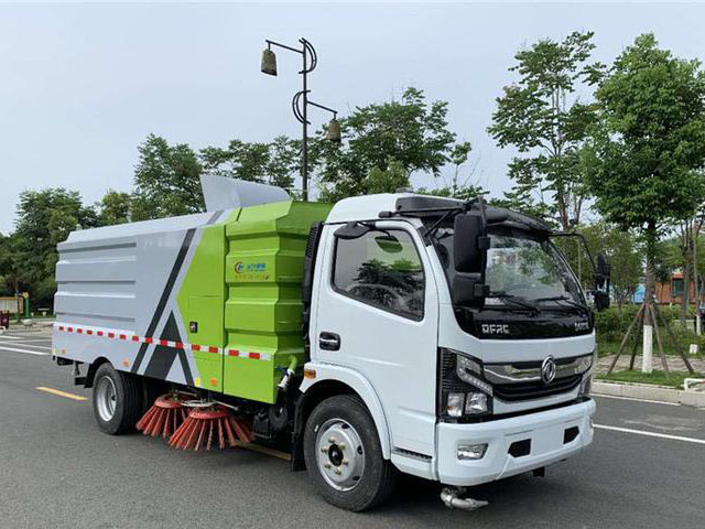 東風(fēng)多利卡2.5方水4.5方塵國六掃路車圖片2