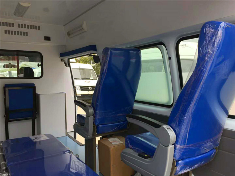 江鈴特順救護(hù)車(chē)短軸中頂(國(guó)五)