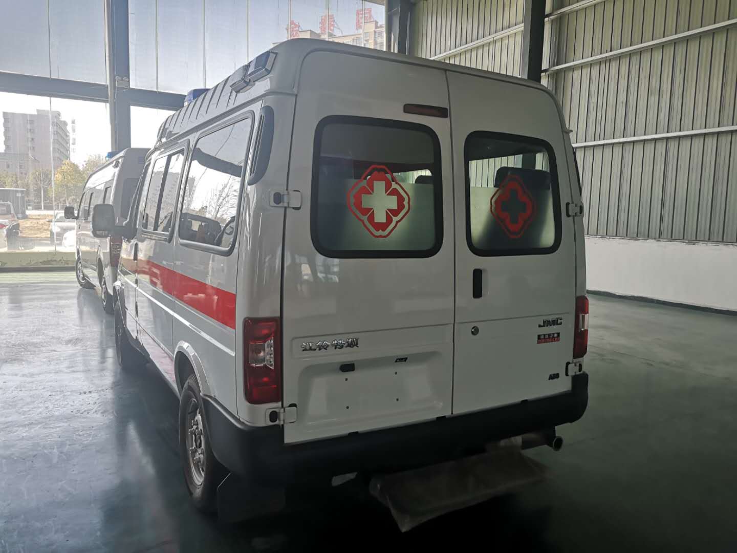 江鈴特順救護(hù)車(chē)短軸中頂(國(guó)五)圖片4