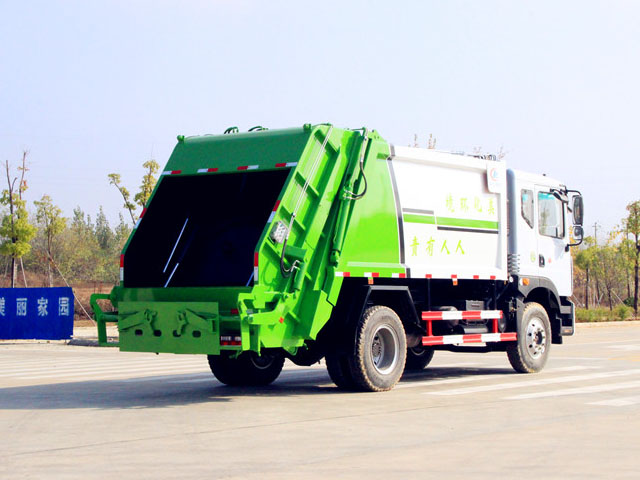 東風(fēng)12方多利卡D9壓縮垃圾車(chē)圖片4