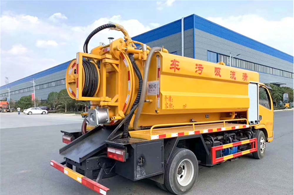 東風(fēng)小多利卡國(guó)六清洗吸污車圖片5