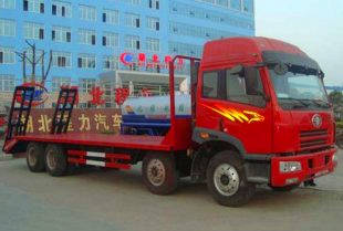解放J5前四后八平板運(yùn)輸車(chē)