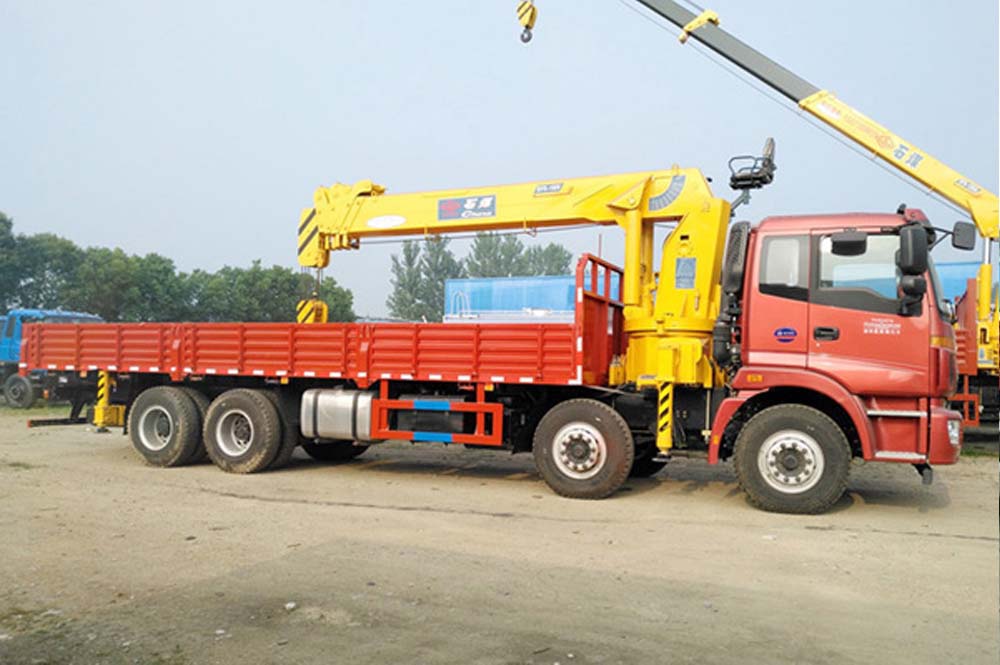 程力隨車(chē)吊16噸福田歐曼隨車(chē)吊圖片2